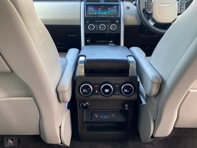 2017 Land Rover Discovery 2.0 SD4 HSE LUXURY 5d 237 BHP Estate Diesel Automatic