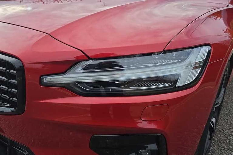 2022 Volvo S60 2.0 B5P R DESIGN 4dr Auto SALOON PETROL Automatic