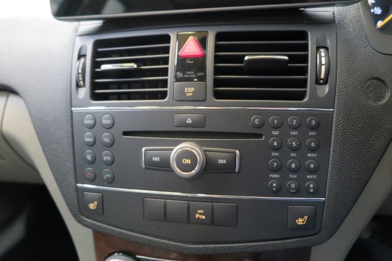  MERCEDES C CLASS V6,LOW MILEAGE WITH F.S.H.NATIONWIDE DELIVERY AVAILABLE