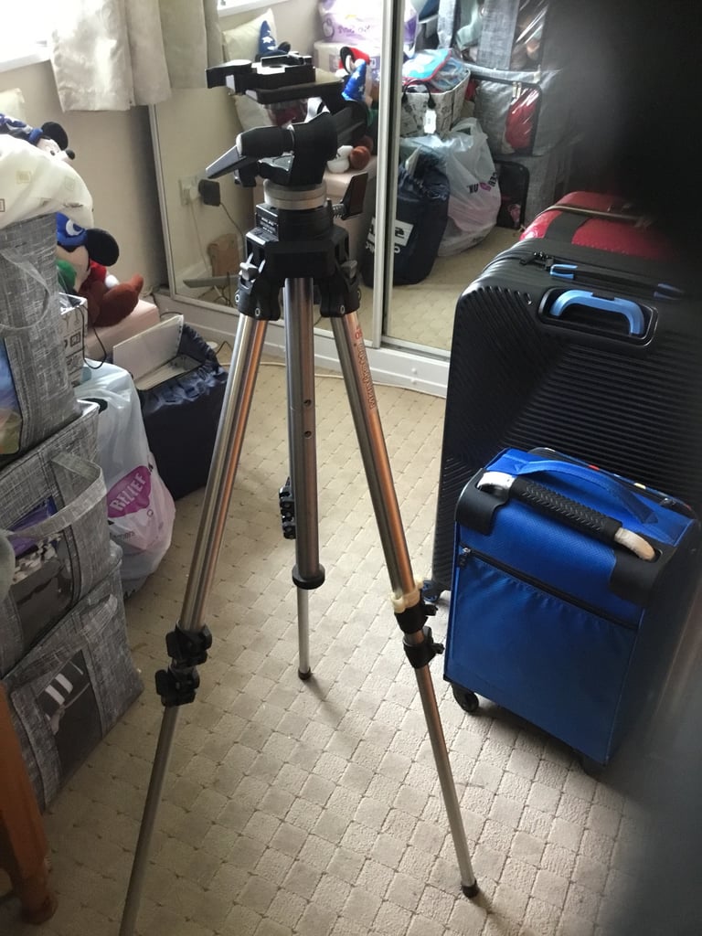 Manfrotto ART 055 professional tripod and carry bag