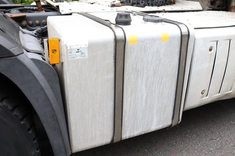 MERCEDES ACTROS 2548 STREAMSPACE 6X2 REARLIFT TRACTOR (2015)