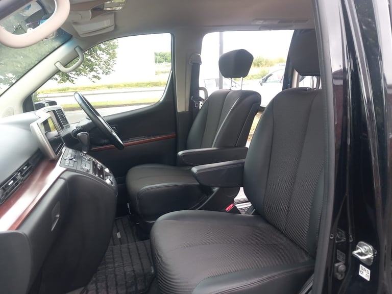 2006 Nissan Elgrand 2.5 Automatic  MPV Petrol Automatic