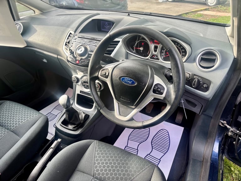 2011 Ford Fiesta 1.4 Titanium 5dr HATCHBACK Petrol Manual