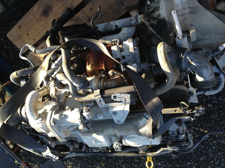 TRANSIT CONNECT 1.8 TDCI COMPLETE ENGINE AND BOX ONLY 78,000 . FREE DELIVERY. 