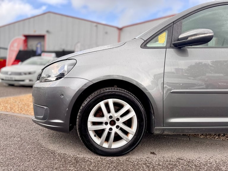 2015 Volkswagen Touran 1.6 TDI 105 BlueMotion Tech SE 5dr DSG MPV Diesel Automatic