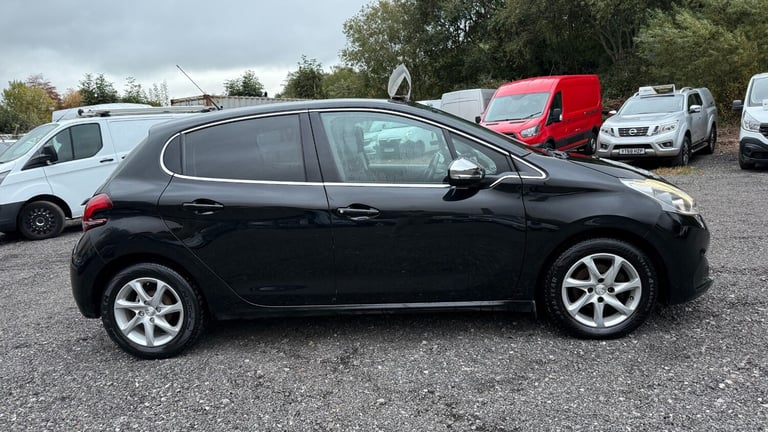 2017 Peugeot 208 12 PureTech 82 Active 5dr HATCHBACK Petrol Manual