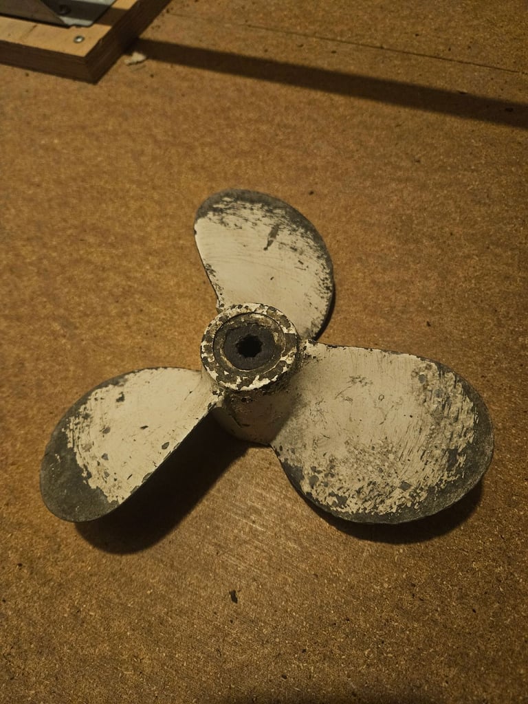 image for Evinrude/ Johnson outboard propeller 7/1/2 x7