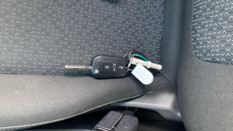 2022 Vauxhall Crossland 1.2 Design 5dr Petrol Hatchback Hatchback Petrol Manual