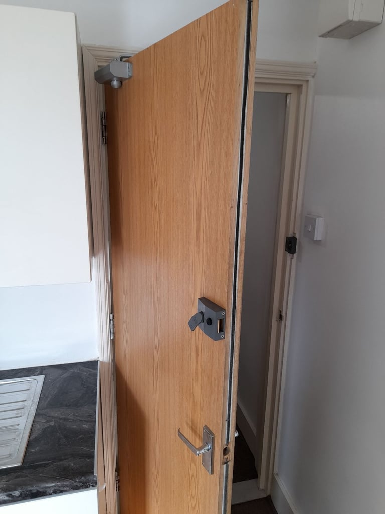 Spacious & Cosy Studio for Rent in - ME14 2UU