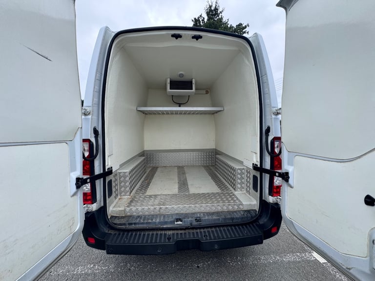 2020 Nissan NV400 Nissan NV400 2020 Mwb Fridge Van 2.3 dci 135ps MOT and Full History !! PANEL VA...