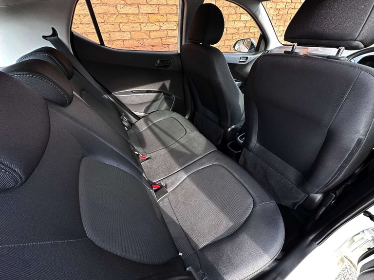 2017 Hyundai i10 1.0 SE 5dr HATCHBACK PETROL Manual