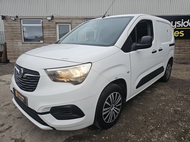 2020 Vauxhall Combo 2000 1.5 Turbo D 100ps H1 Sportive Van PANEL VAN DIESEL Manual