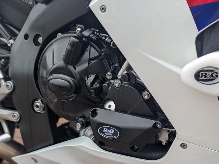 HONDA CBR1000RR-R FIREBLADE SP 30TH ANNIVERSARY 2022 - 2X AKRAPOVICS - EXTRAS