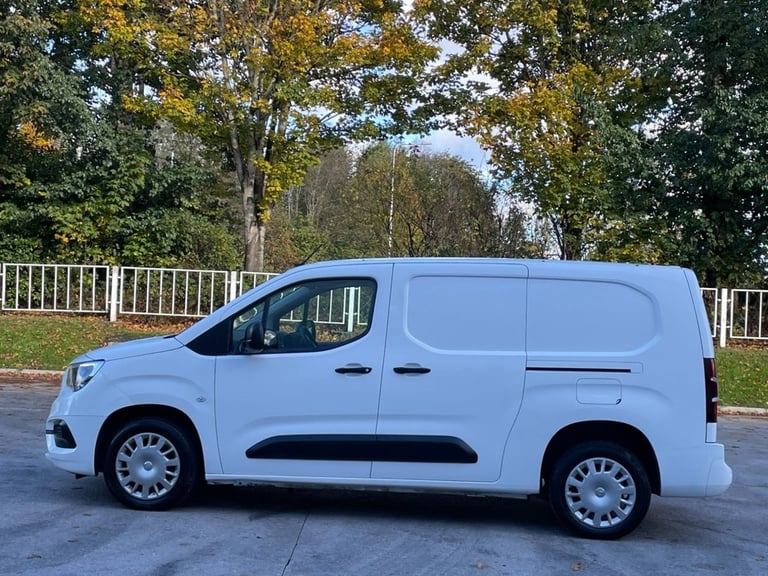 2020 Vauxhall Combo 2300 1.5 Turbo D 100ps H1 Sportive Van PANEL VAN DIESEL Manual