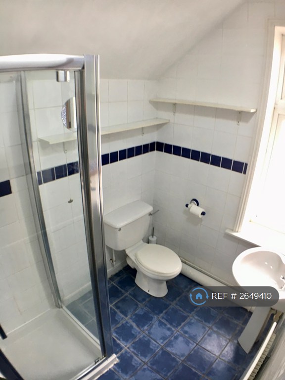 1 bedroom flat in Chester Street, Caversham, Reading, RG4 (1 bed) (#2649410)