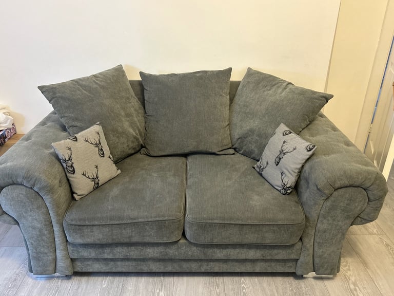 3+2 seater grey fabric suite like new 