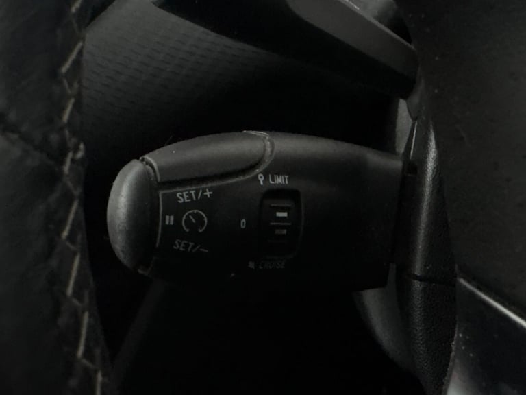 2019 Peugeot 2008 1.2 PureTech Allure Premium 5dr [Start Stop] HATCHBACK PETROL Manual