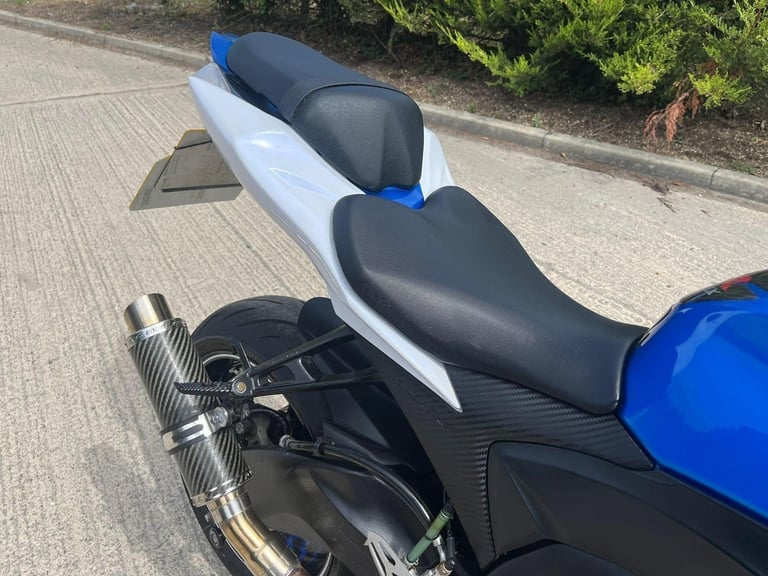 2014 14 SUZUKI GSXR 1000 L4 BLUE  WHITE SPORTS R1 GSXR1000 - LOW MILES CBR