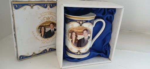 image for HRH PRINCE WILLIAM AND KATE COMMEMORATIVE WEDDING MUG 2011