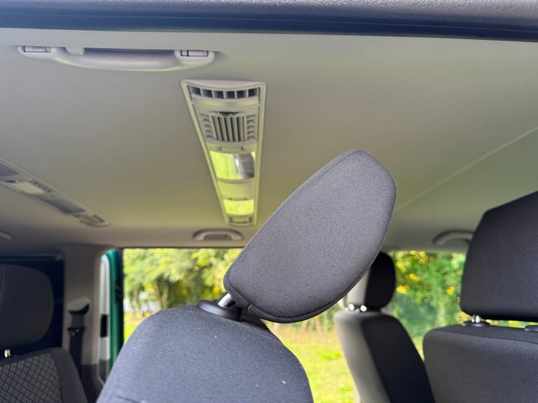 2020 VOLKSWAGEN TRANSPORTER T6.1 8 SEAT SHUTTLE SWB IN BAY LEAF GREEN - EURO