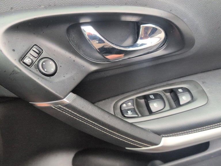 2018 Renault Kadjar 1.5 dCi Signature Nav SUV 5dr Diesel Manual Euro 6 (s/s) (110 ps) HILL STAR H...