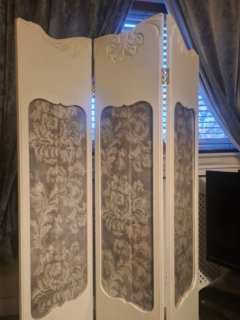  Room Divider  cost £110 accept £30