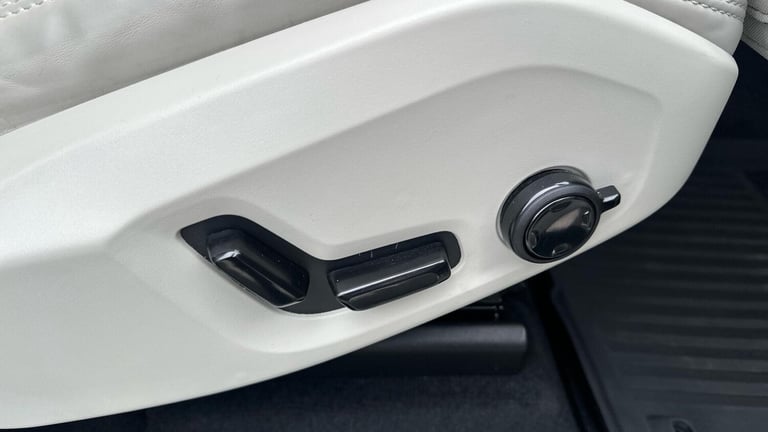 2021 Volvo XC60 2.0 B5P Inscription 5dr AWD Geartronic ESTATE PETROL Automatic