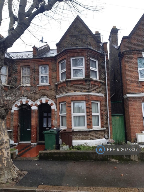 1 bedroom in Edward Road, London, E17 (#2677337)