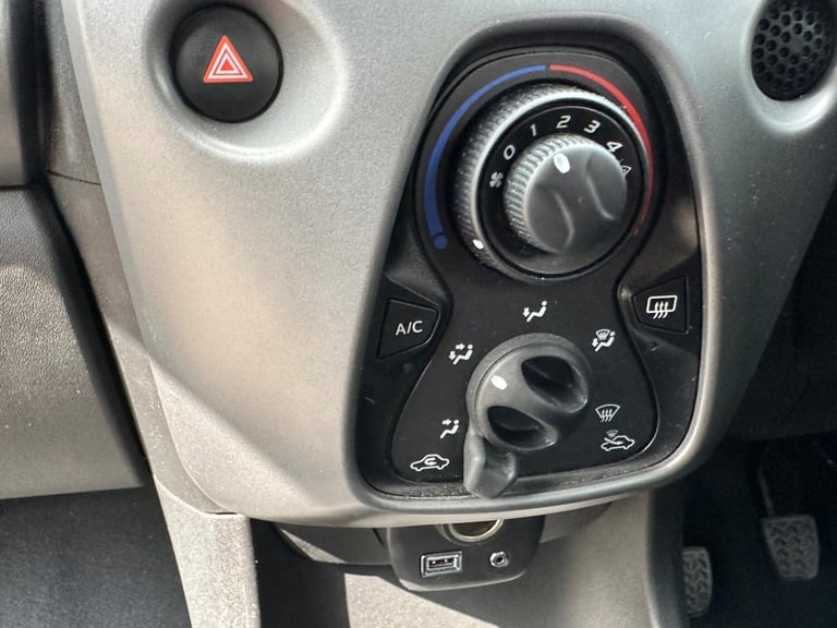2018 Toyota AYGO 1.0 VVT-i x-play Hatchback 5dr Petrol Manual Euro 6 (71 ps) HATCHBACK Petrol Manual