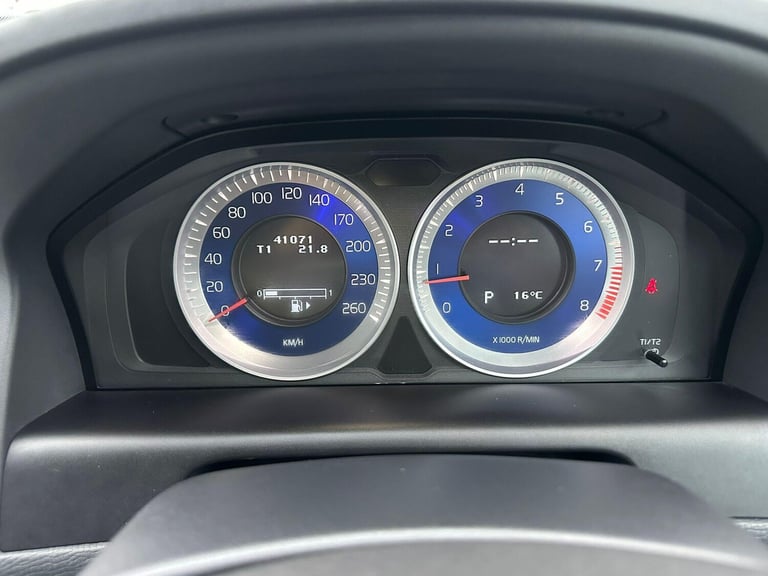 2025 Volvo XC60 2.0 T5 R-Design Premium SUV 5dr Petrol Powershift Euro 5 (240 ps) PETROL Automatic