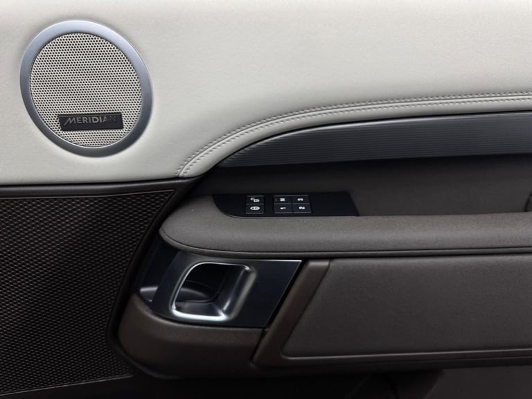 2018 Land Rover Discovery 2.0 SD4 HSE Auto 4WD Euro 6 (s/s) 5dr ESTATE Diesel Automatic