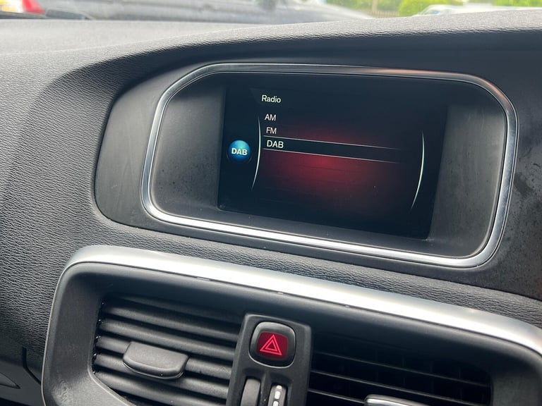 VOLVO V40 1.5 R-Design T3 Red Auto Petrol 2016