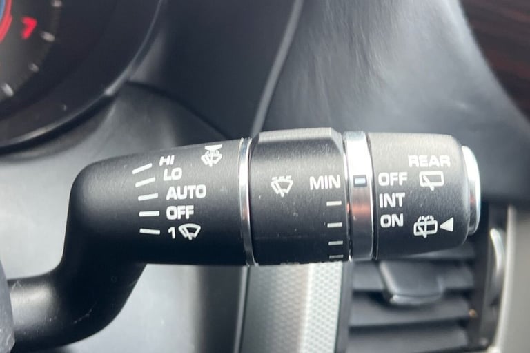 2019 19 JAGUAR XF 2.0I PORTFOLIO GPF SPORTBRAKE 5DR PETROL AUTO EURO 6 (S/S) (25