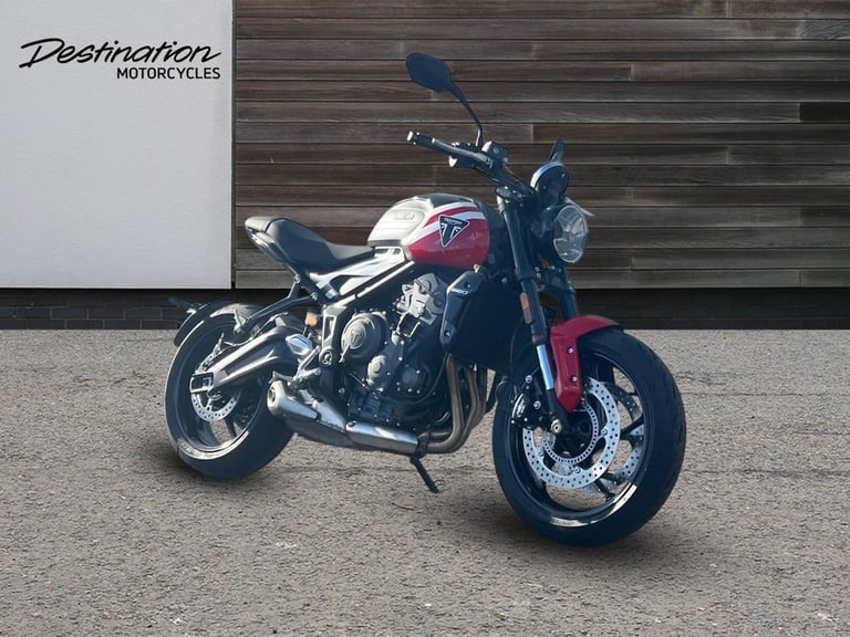 2025 Triumph Trident 660 PREMIUM TWIN COLOUR Petrol black 6 Speed
