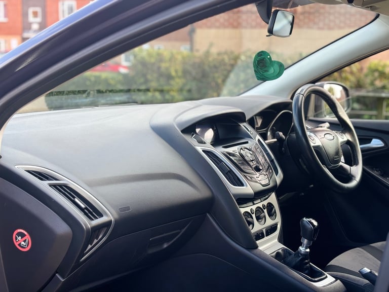 2012 Ford Focus 1.0T 6 speed manual FSH! - Image 9