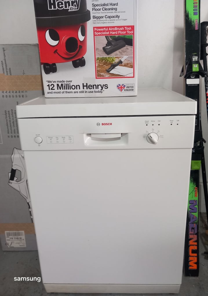Bosch dishwasher. Fully working.  CAN DELIVER 