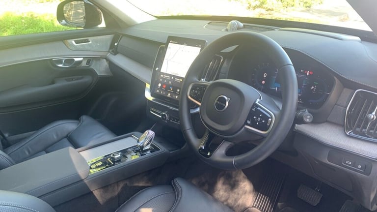 2025 Volvo XC90 Ultra, T8 AWD Plug-in hybrid, Electric/Petrol, Dark, 7 Seats Estate Petrol Parall...