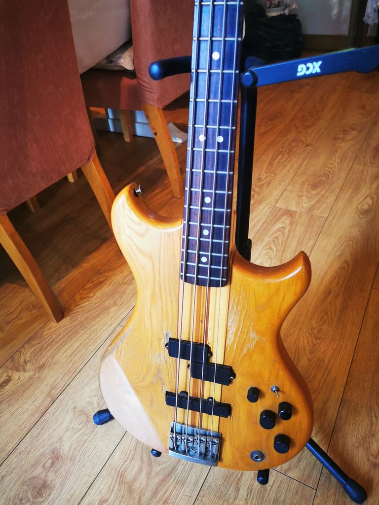 Westone Thunder 1a Vintage Bass Guitar 
