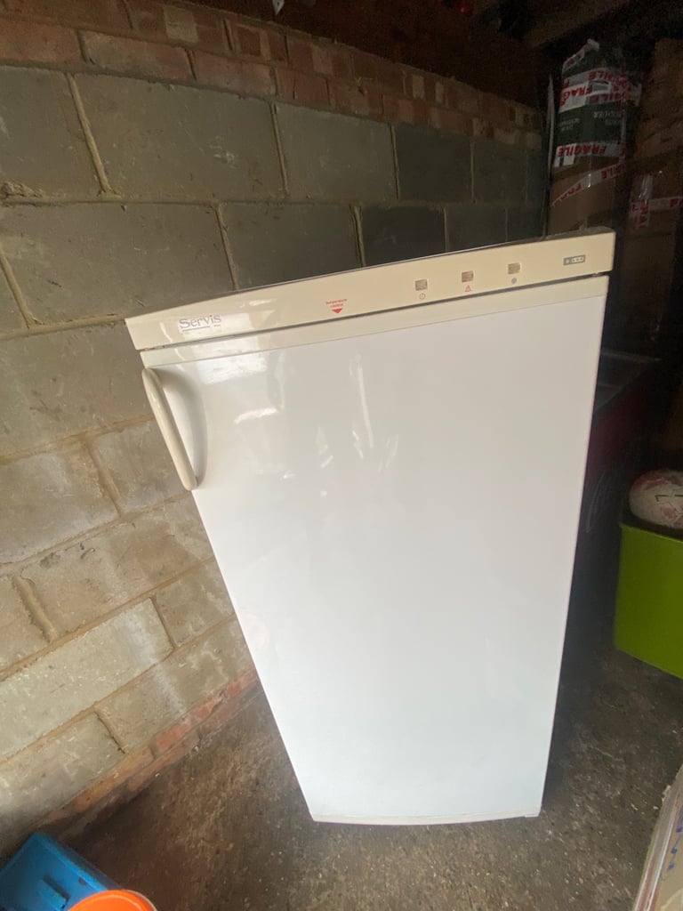 image for Medium upright freezer 