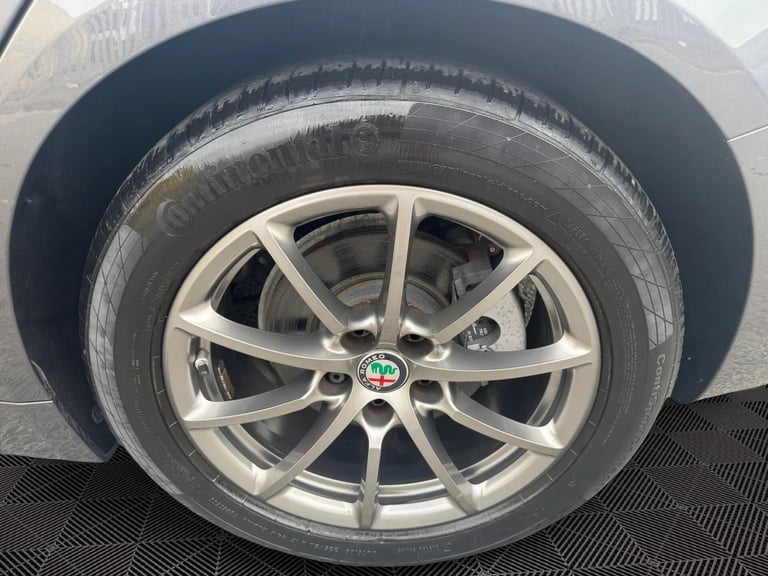 2019 Alfa Romeo Giulia 2.0T Super Auto Euro 6 (s/s) 4dr SALOON Petrol Automatic