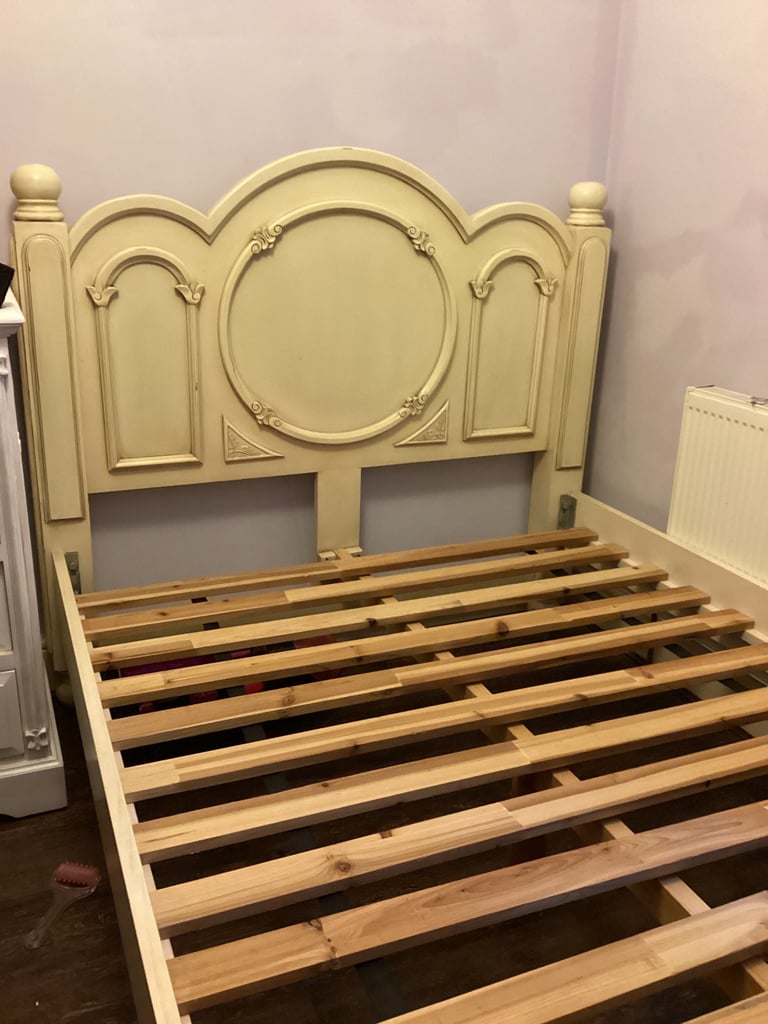 image for Beautiful bed