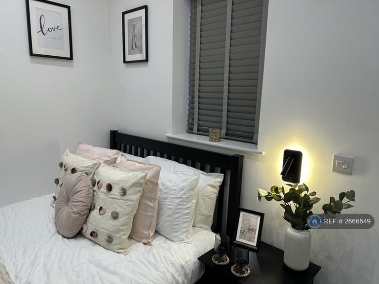 Studio flat in Nottingham Road, Derby, DE1 (#2666649)