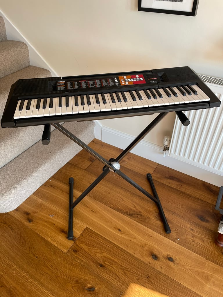 Yamaha PSR-F57 Digital Keyboard Piano