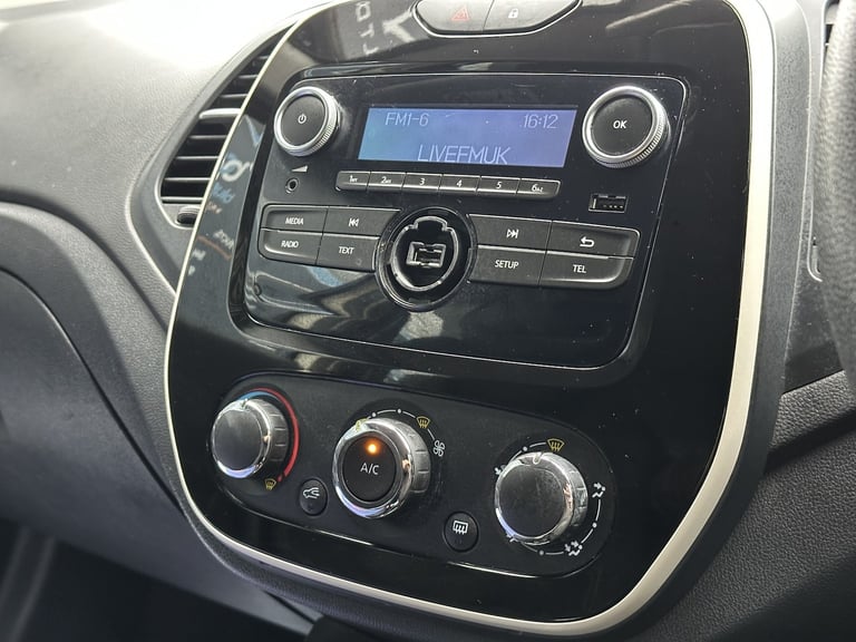 2019 Renault Captur 0.9 TCi Play Petrol Manual 5 Door Hatchback Cream