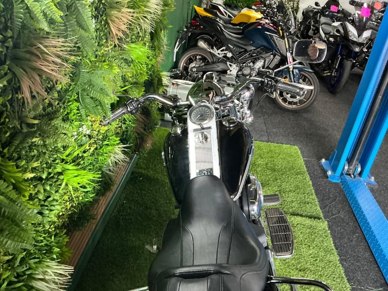 Harley-Davidson bagger free delivery 