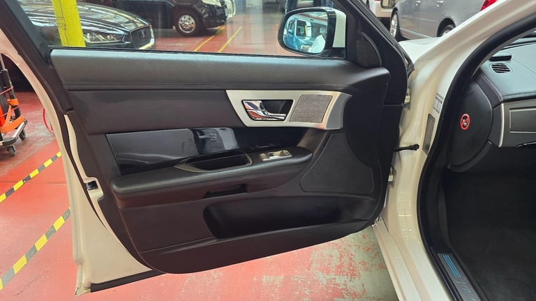  Jaguar XF 2.0I PORTFOLIO ULEZ FREE LOW MILEAGE  Petrol Automatic