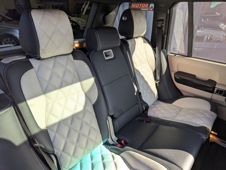 2011 Land Rover Range Rover 4.4 TD V8 Vogue SUV 5dr Diesel Auto 4WD Euro 5 (313 bhp) ESTATE Diese...