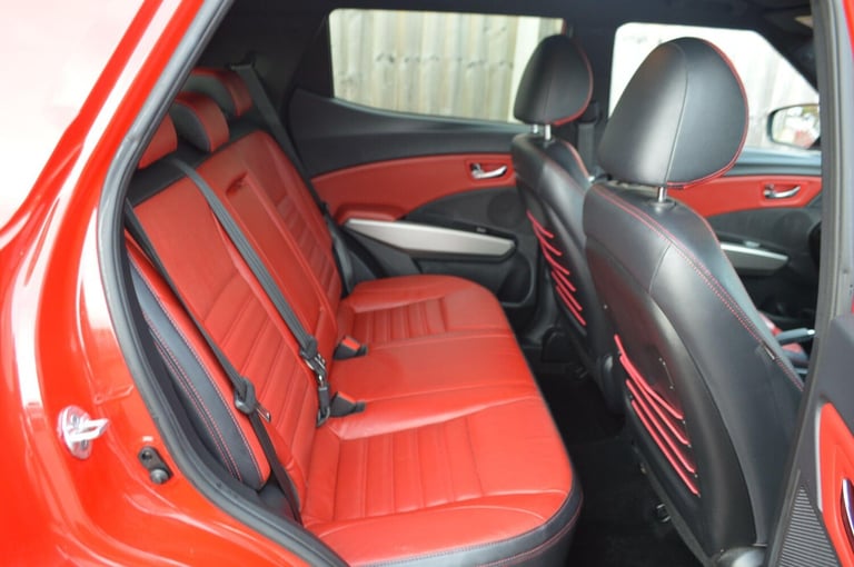 2017 Ssangyong Tivoli 1.6 ELX 5dr Auto HATCHBACK PETROL Automatic