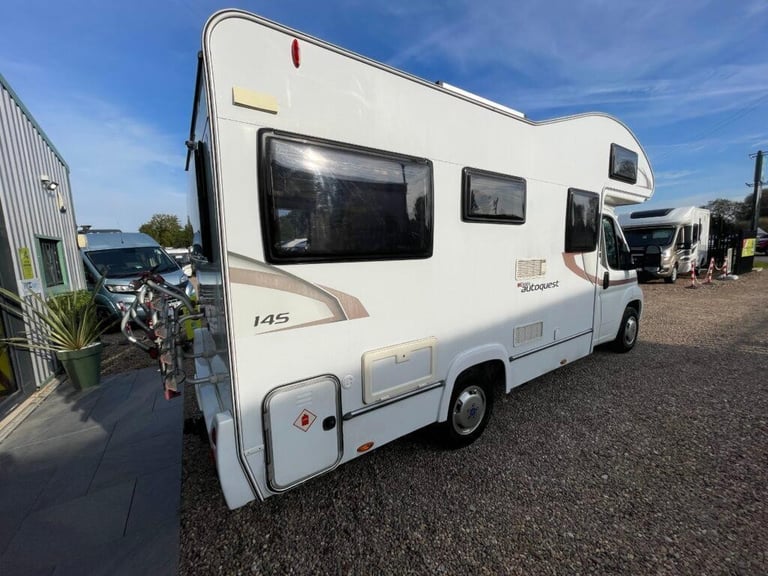 Elddis Autoquest 145 4 Berth 4 Belt End lounge 3300kg