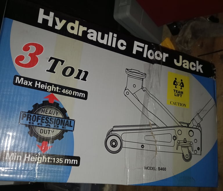 image for NEW 3 TON TROLLEY JACK UNOPENED